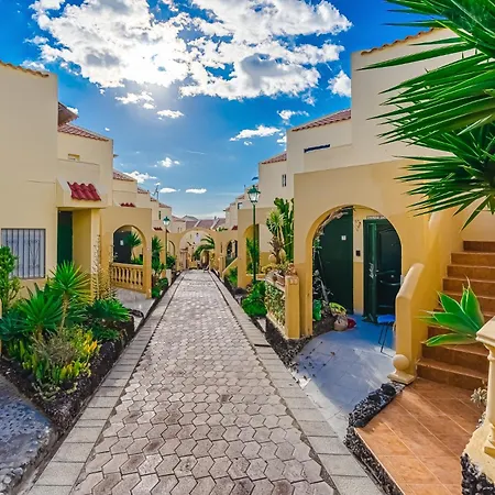 Cozy Spacious Seaview 300m Apartment *