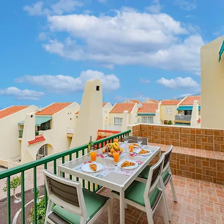 Cozy Spacious Seaview 300m Apartment