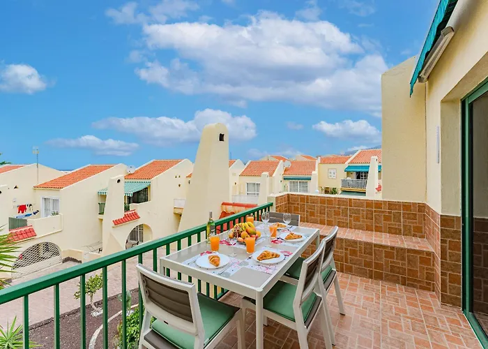 Cozy Spacious Seaview 300m 公寓