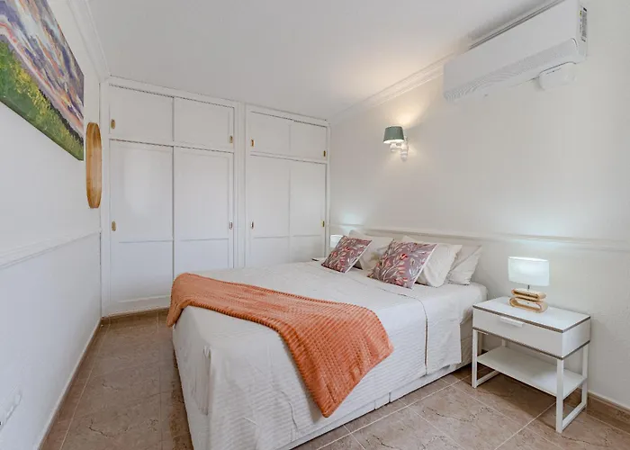 Cozy Spacious Seaview 300m 阿德耶