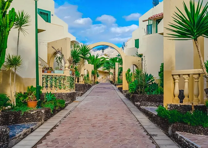 Апартаменты Cozy Spacious Seaview 300m *