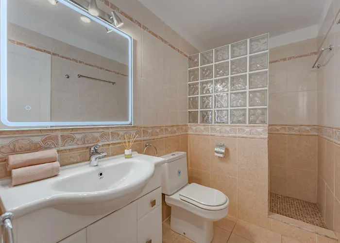 Cozy Spacious Seaview 300m Апартаменты Адехе